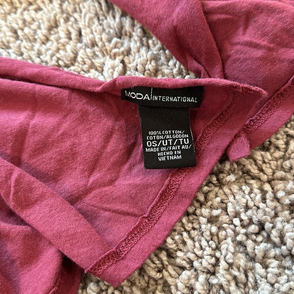 Victoria’s Secret scarf - Picture 3 of 3